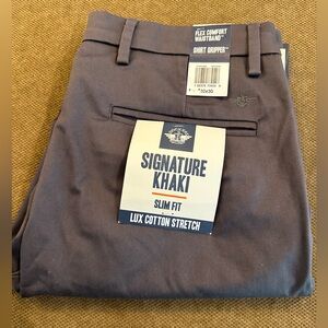 Dockers Signature Khaki Slim Fit 32 x 30